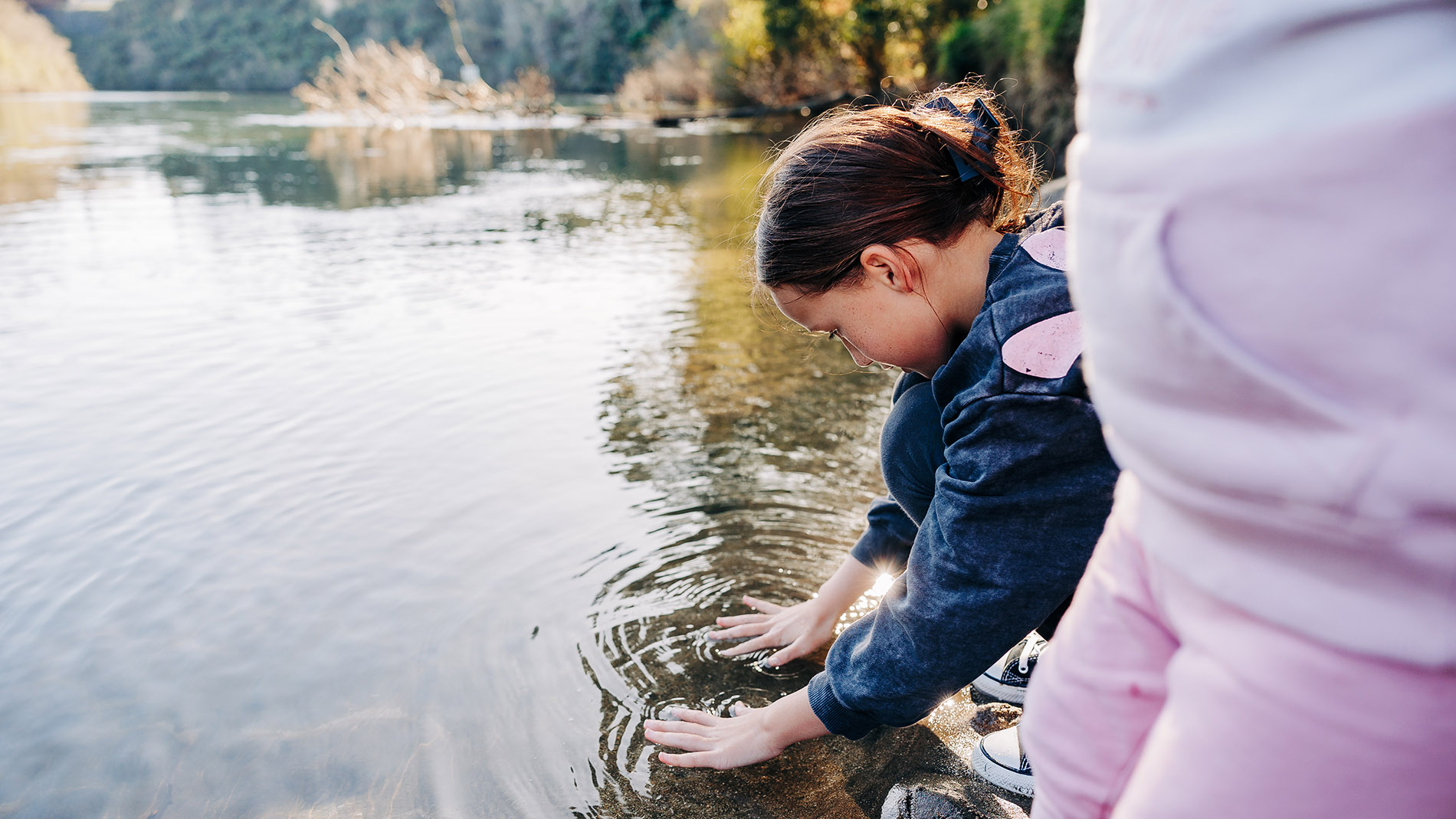  Image of children by river